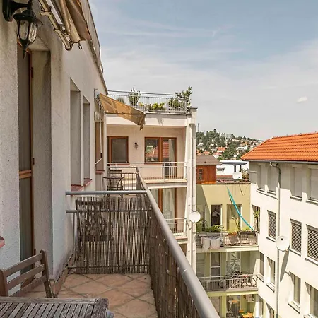 Апартаменти Castle View With Free Parking