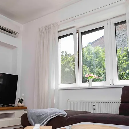 Castle View With Free Parking Apartment Pressburg