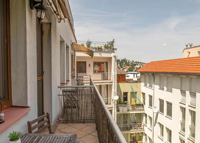 公寓 Castle View With Free Parking